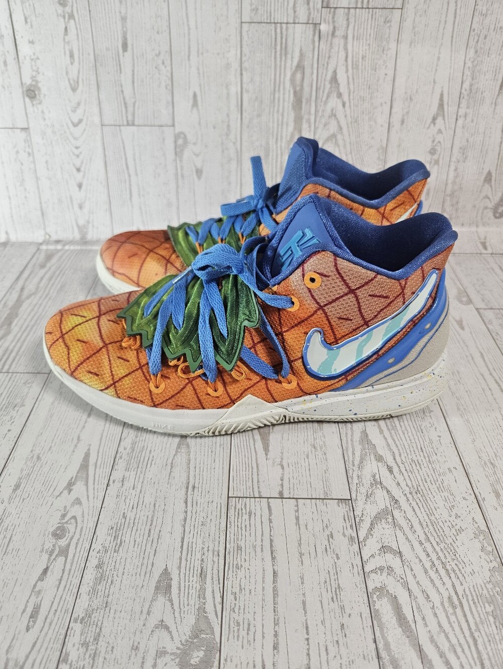 Nike Kyrie 5 Spongebob Pineapple House Shoes Size 7Y Basketball